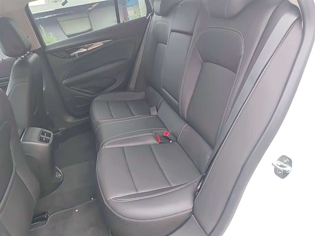 Buick Regal, 2025 17