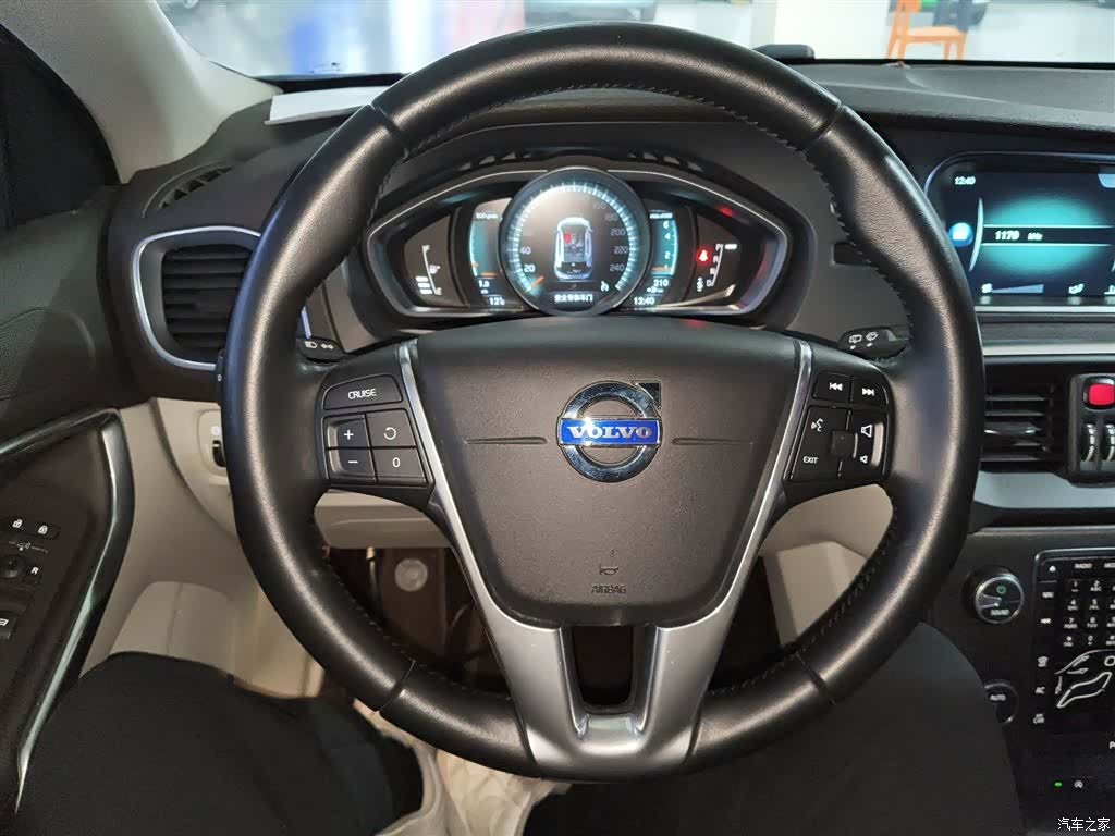 Volvo V40, 2016 7