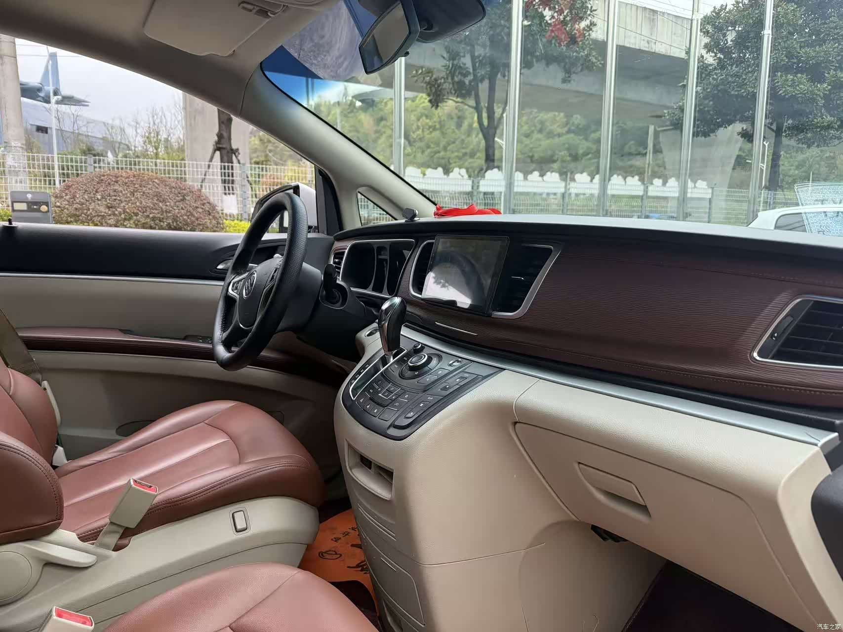 Buick GL8, 2019 13