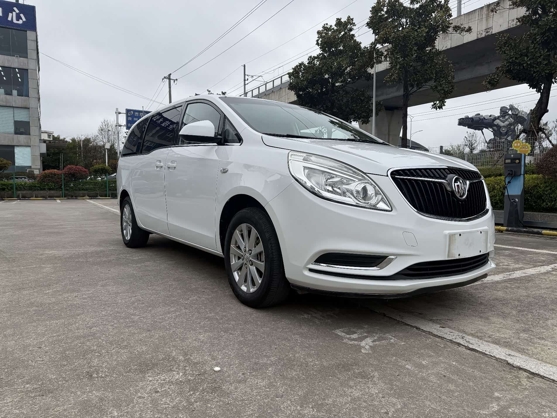 Buick GL8, 2019 3