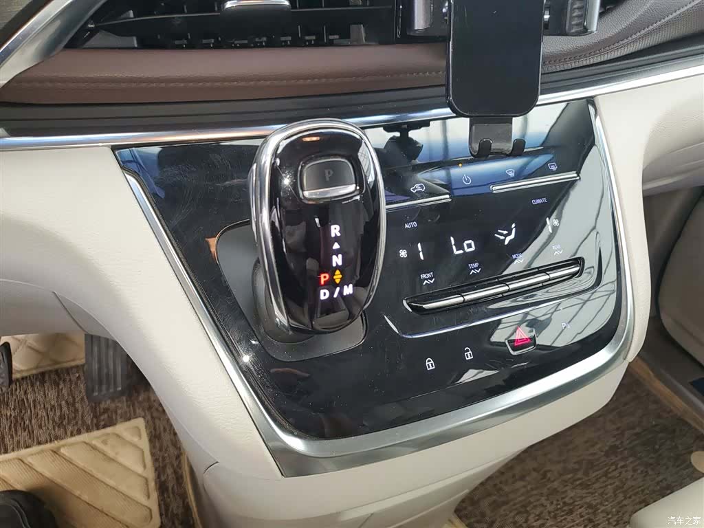 Buick GL8, 2023 10