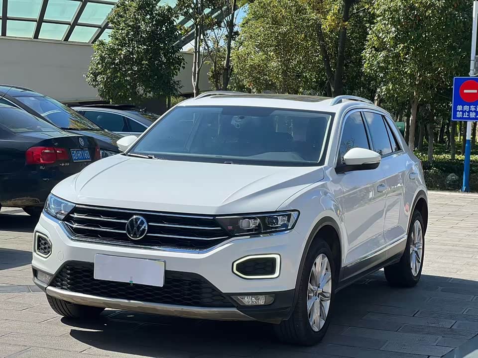 Volkswagen T-ROC exploring Songs