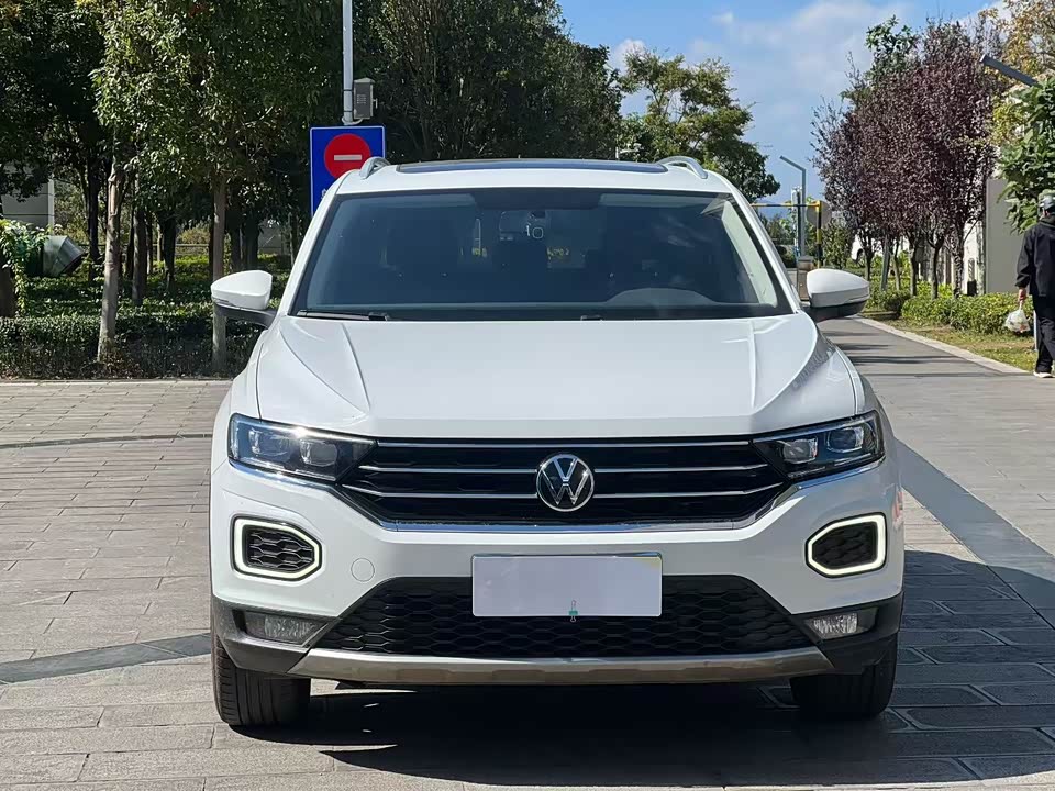 Volkswagen T-ROC exploring Songs