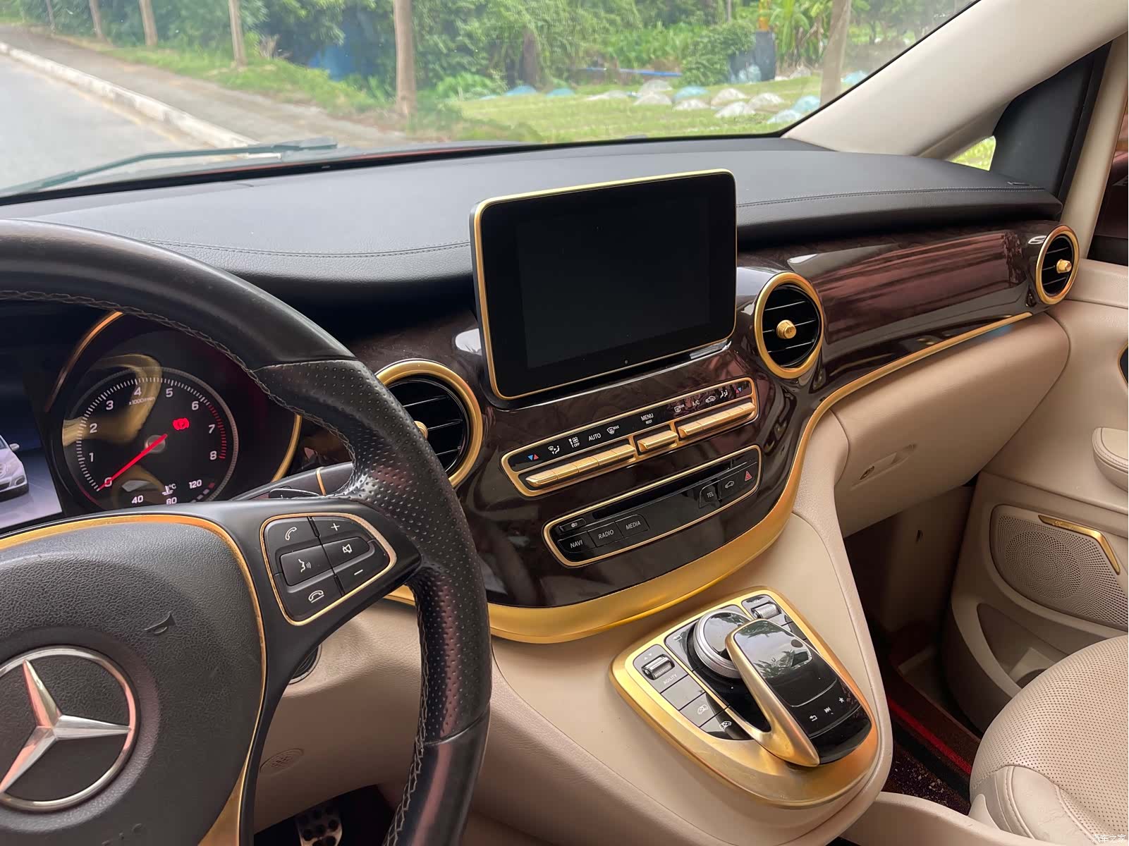 Mercedes-Benz V-Class, 2017 21