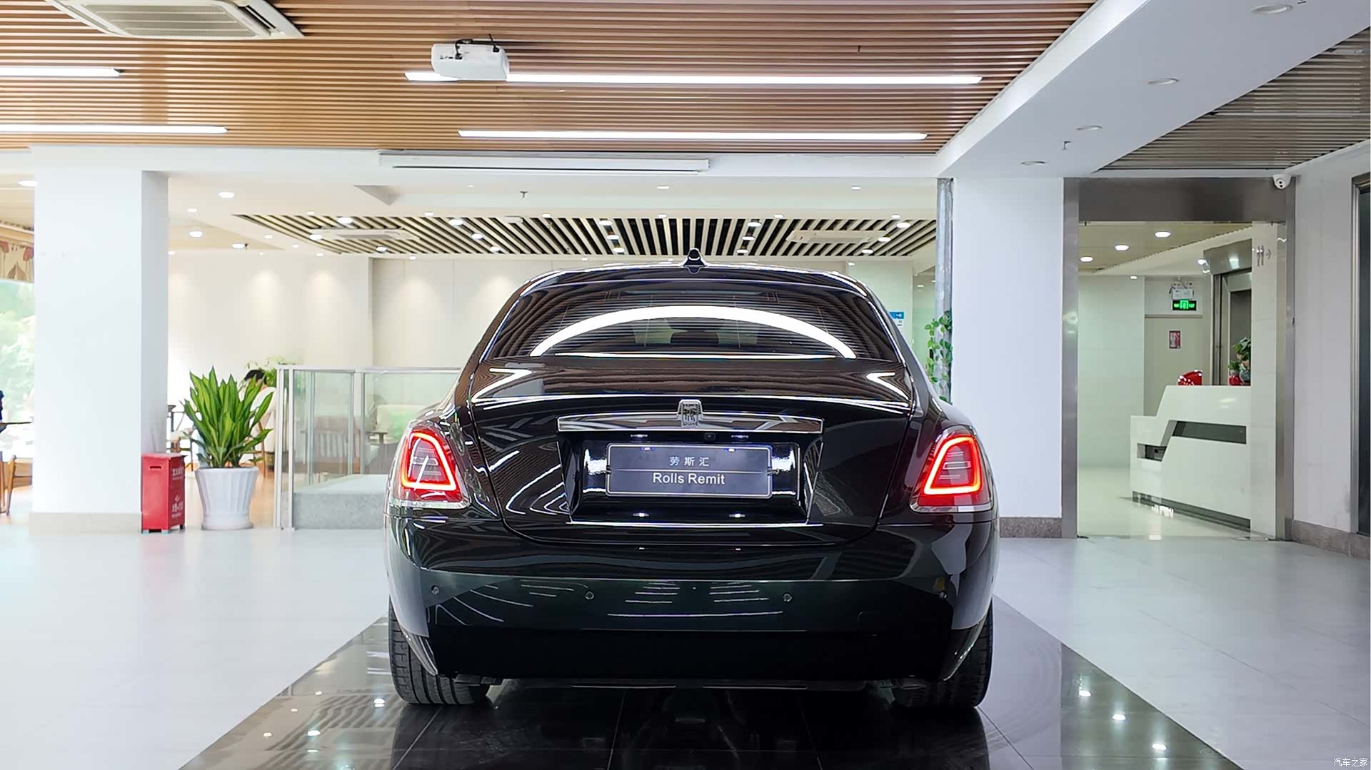 Rolls-Royce Ghost, 2021 4