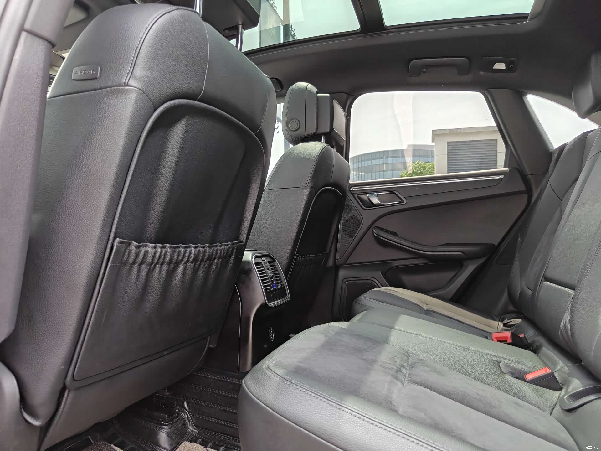 Porsche Macan, 2019 10