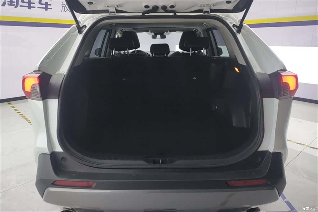 Toyota RAV4, 2022 4