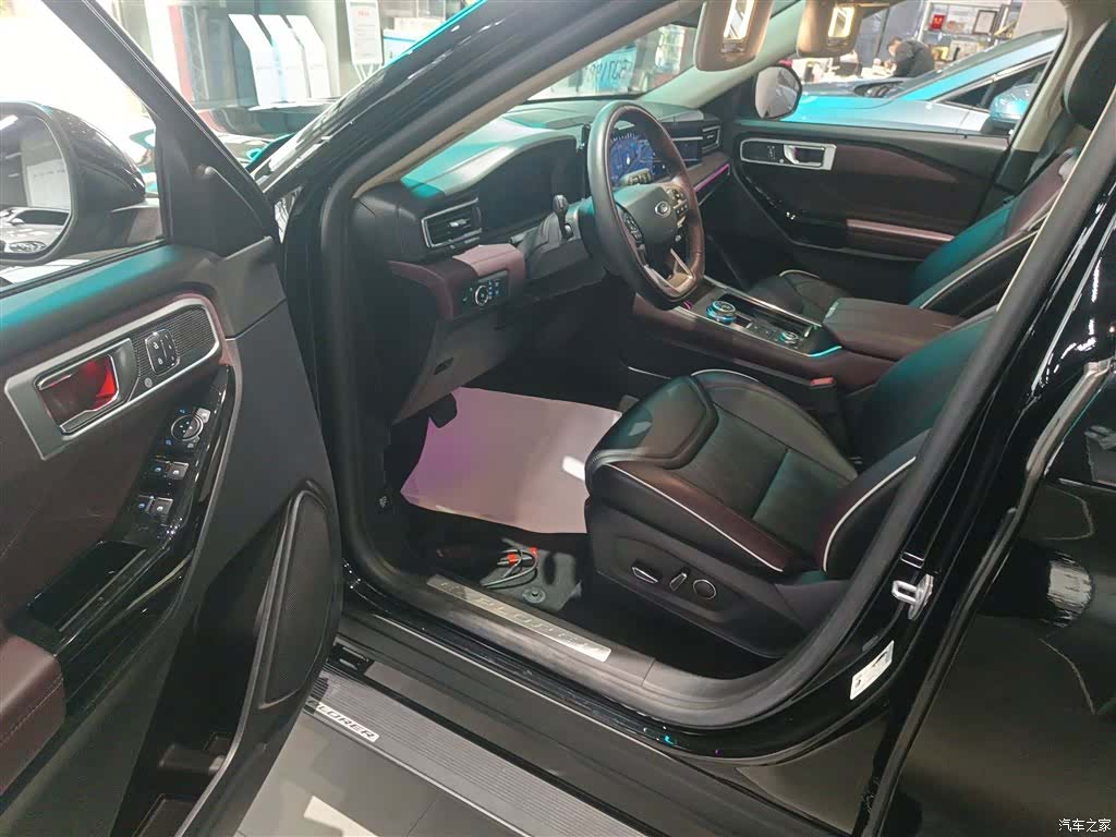 Ford Explorer, 2023 16