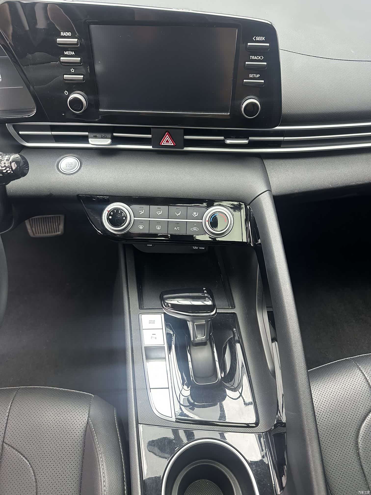 Hyundai Elantra, 2022 16