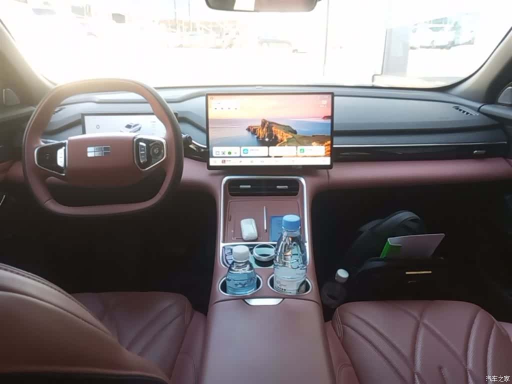 Geely Galaxy L6, 2025 10