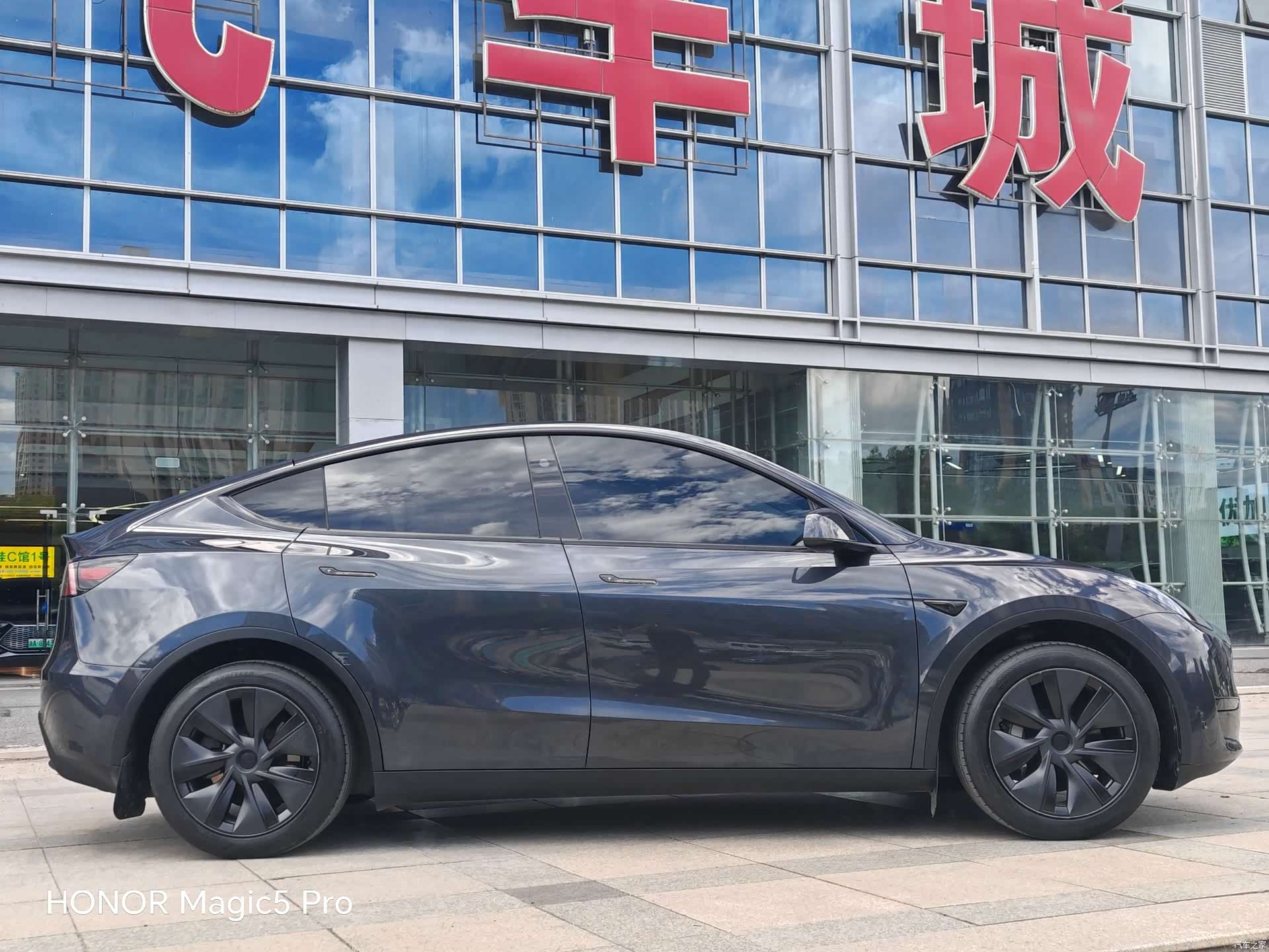 Tesla Model Y, 2024 4