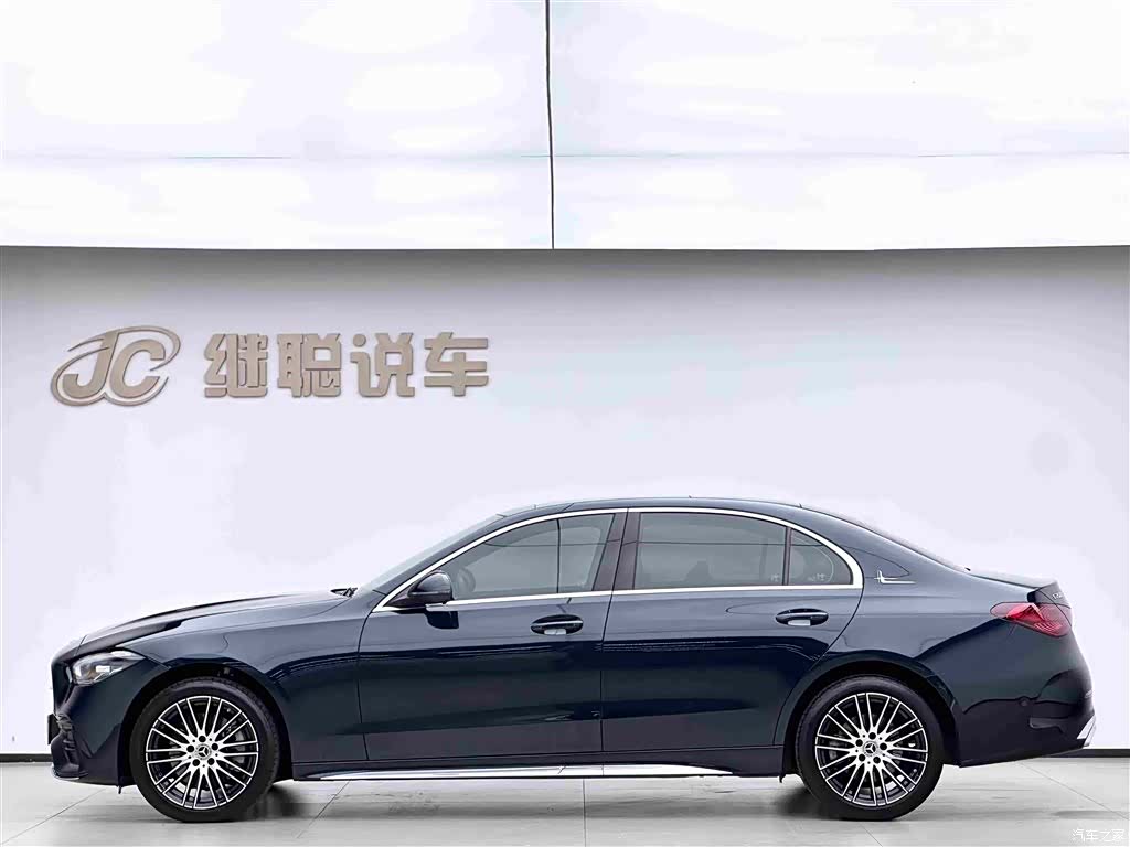 Mercedes-Benz C-Class, 2022 3