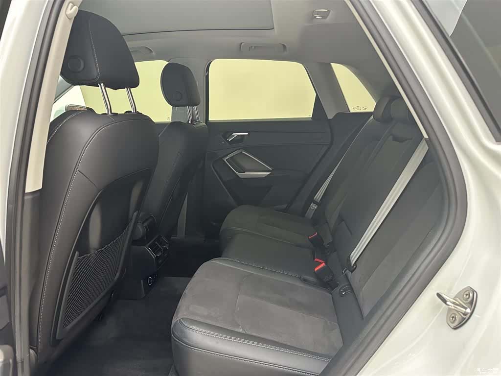 Audi Q3, 2023 16