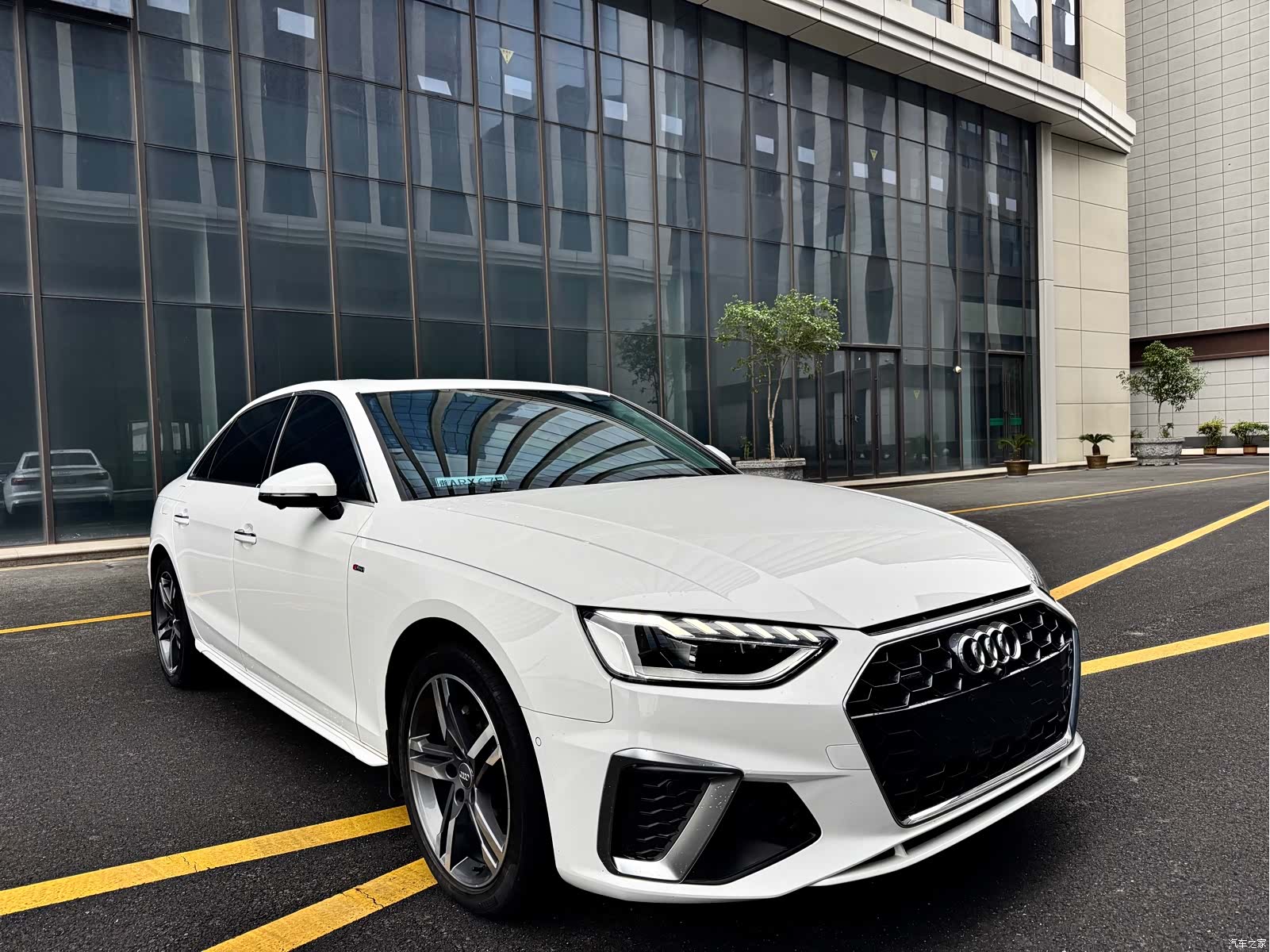 Audi A4L, 2021 4