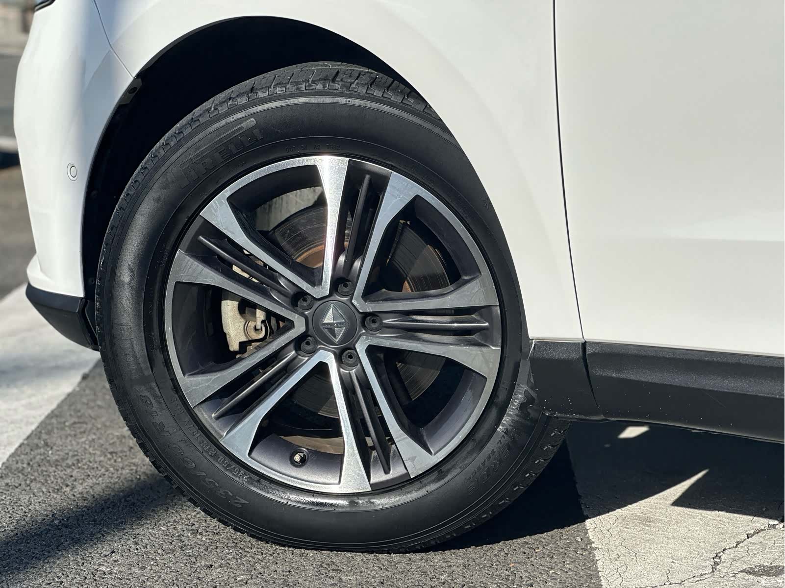 Borgward BX7, 2016 12