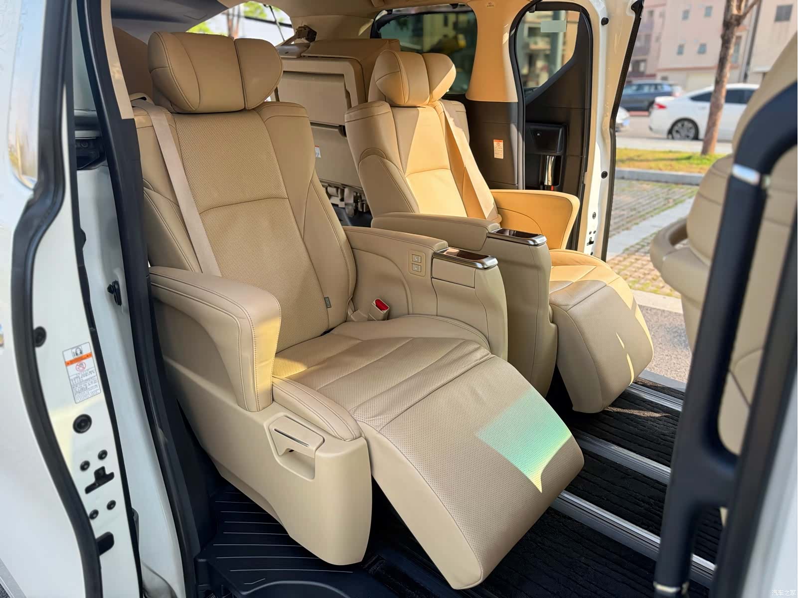 Toyota Alphard, 2017 9