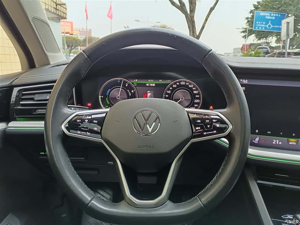 Volkswagen Touareg, 2021 12