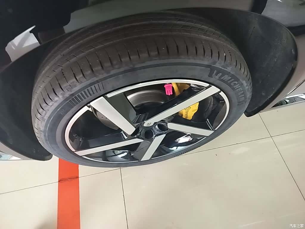 Xiaomi YU7, 2026 23