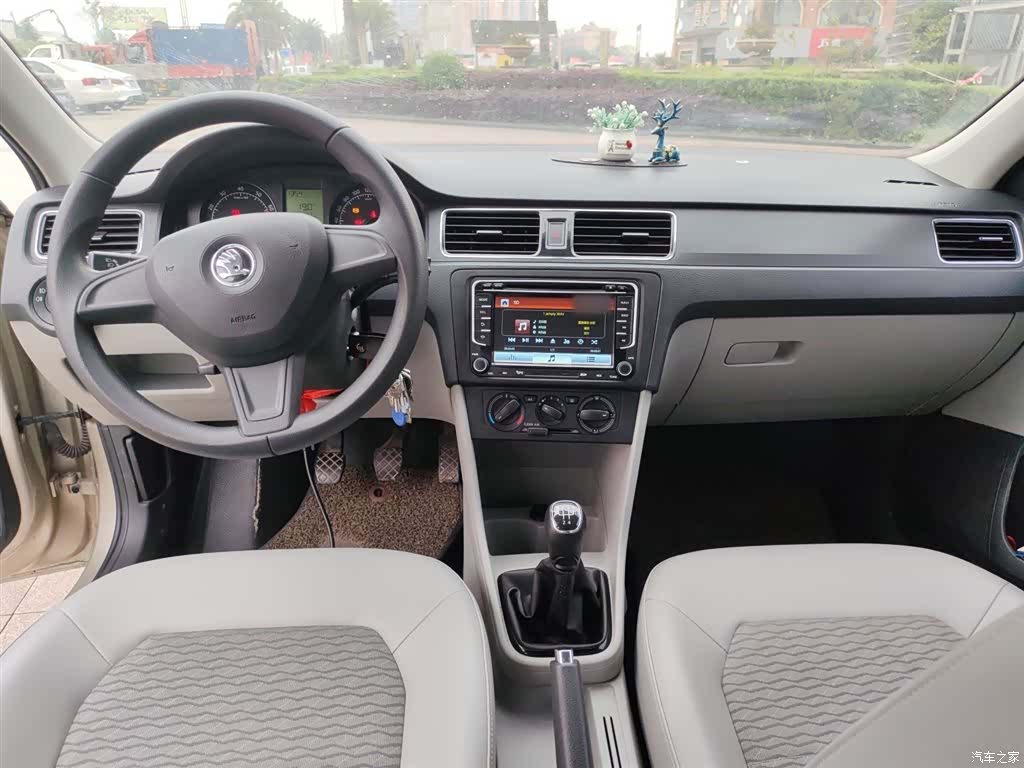 Skoda Rapid, 2016 10