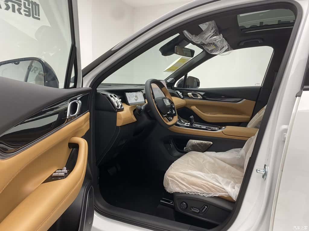 Geely Boyue, 2025 17