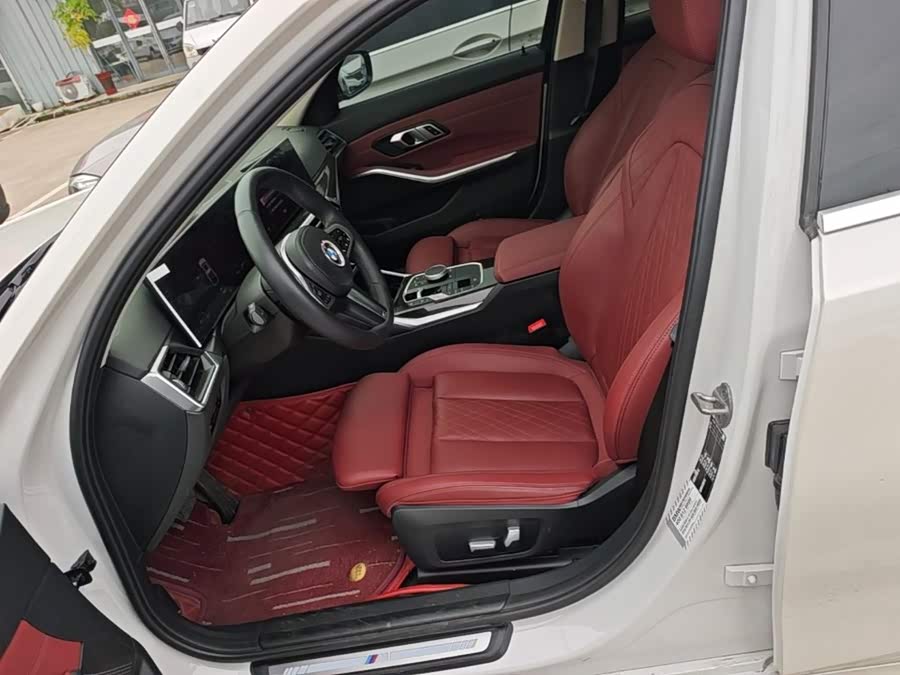BMW 3 Series 2023, фото 11