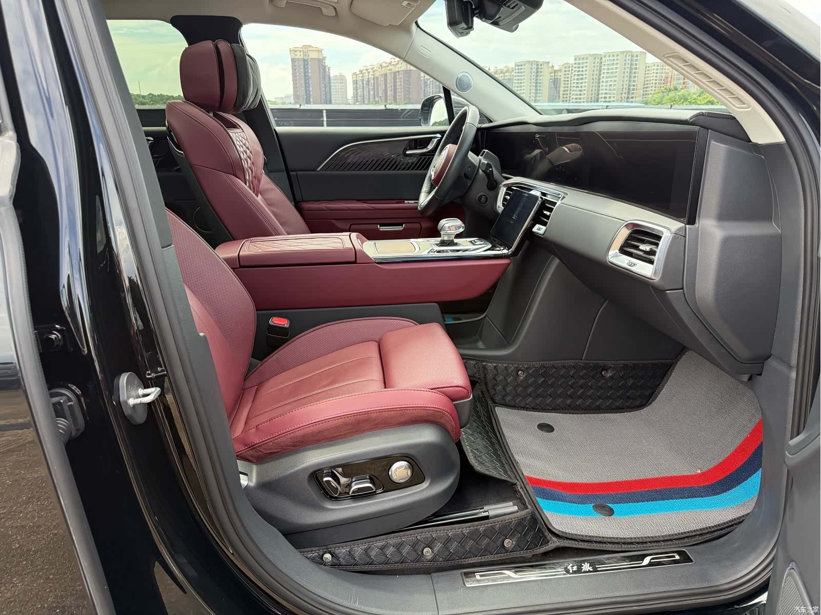 Hongqi E-HS9, 2023 17