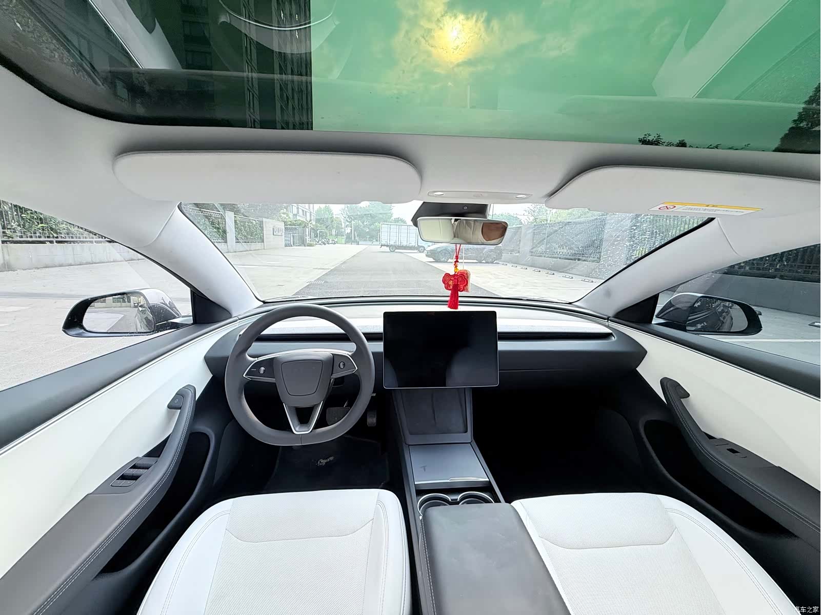 Tesla Model 3, 2024 8