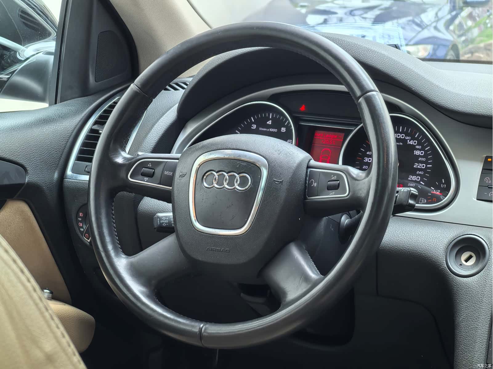 Audi Q7, 2011 13