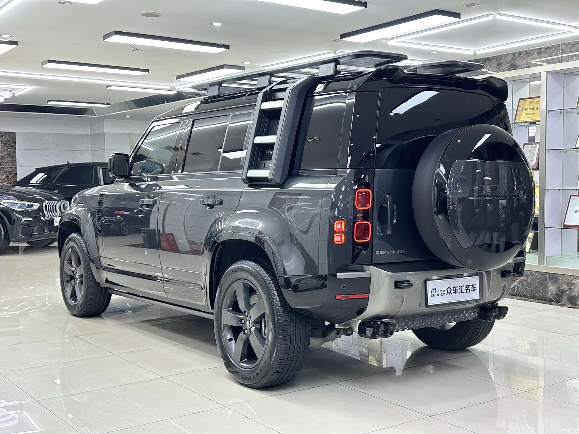 Land Rover Defender, 2024 6
