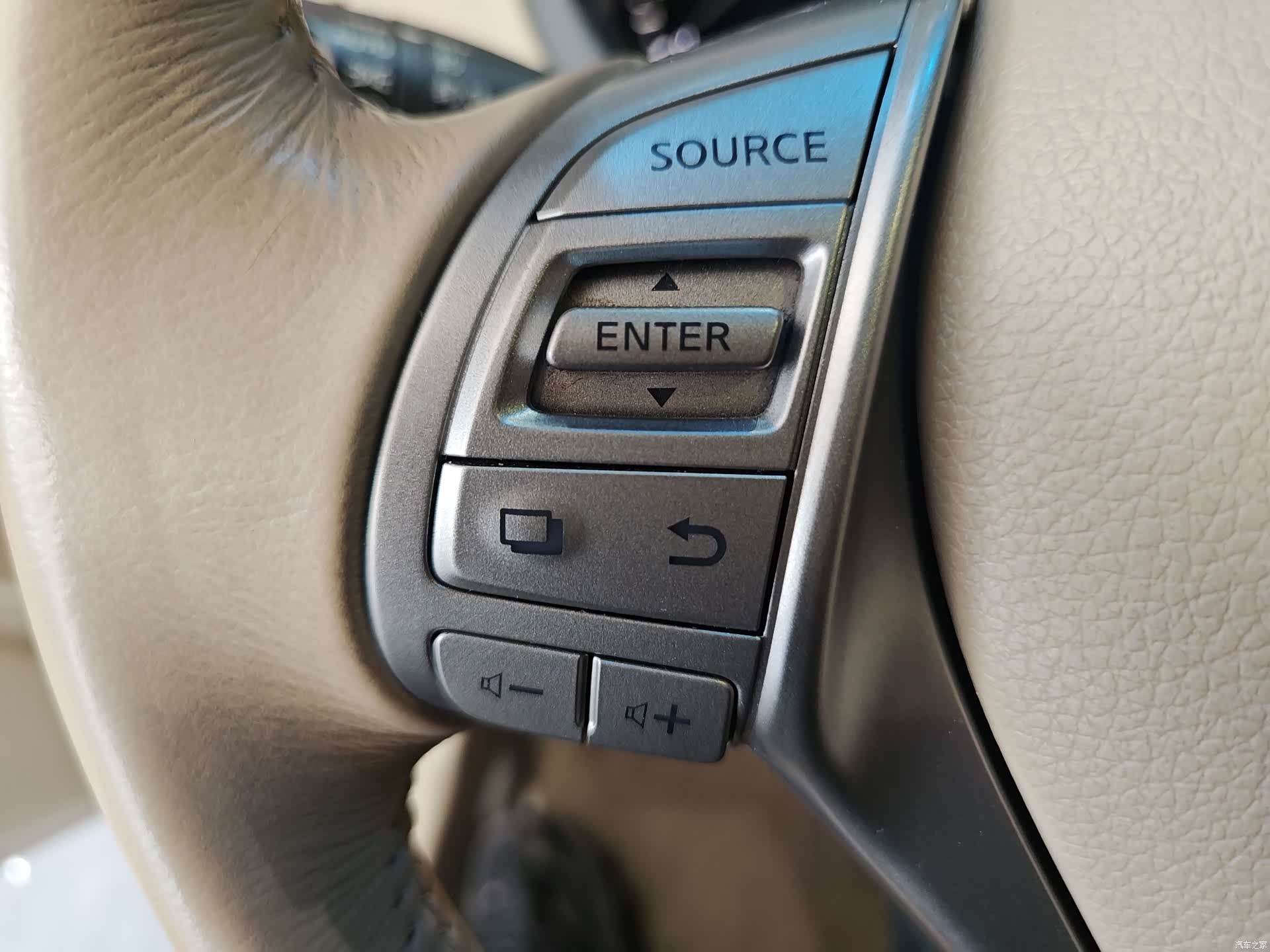 Nissan Teana, 2015 10