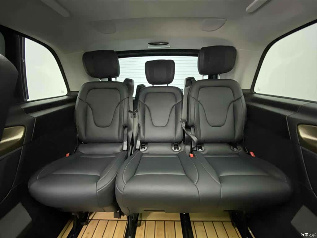 Mercedes-Benz V-Class, 2024 12