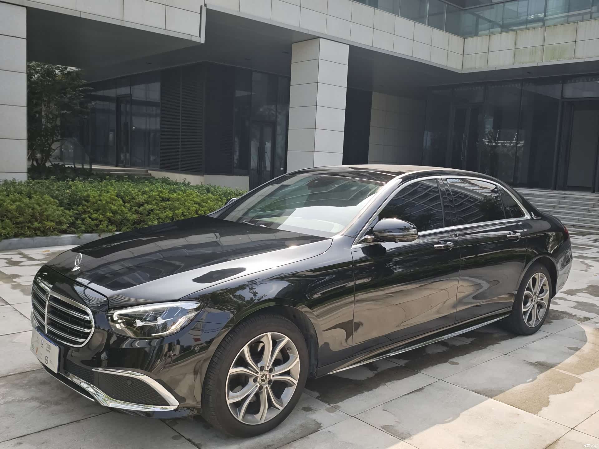 Mercedes-Benz E-Class, 2023 3