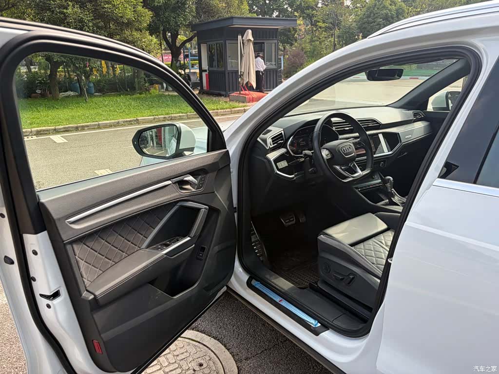 Audi Q3, 2025 15