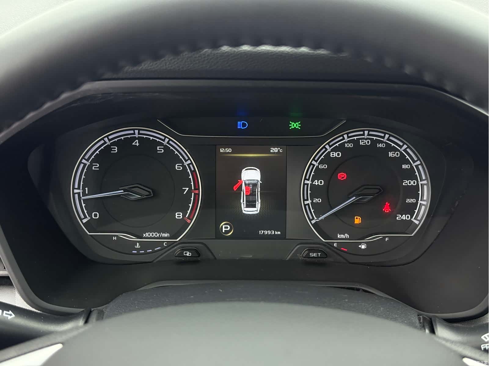 Geely X6, 2022 18