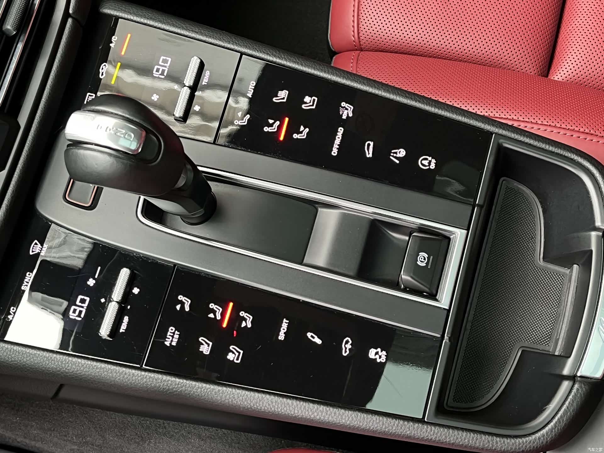 Porsche Macan, 2023 12
