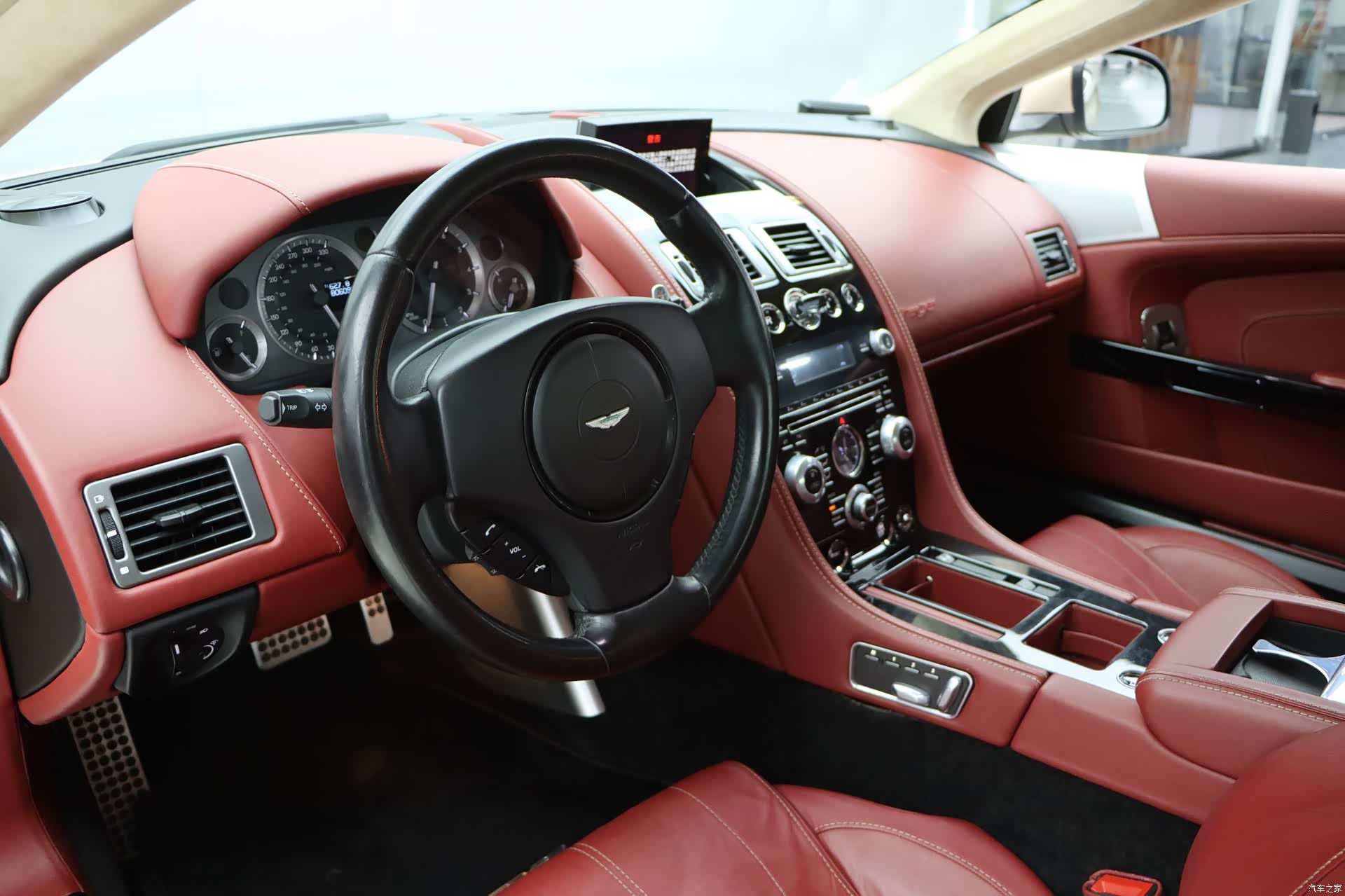 Aston Martin Virage, 2014 19