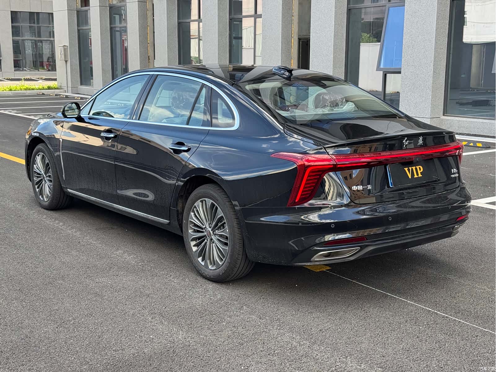 Hongqi H5, 2026 14