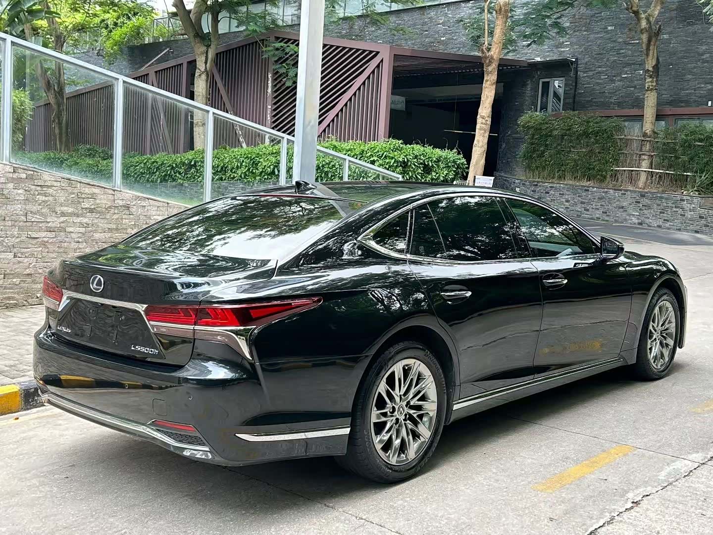 Lexus LS, 2018 8