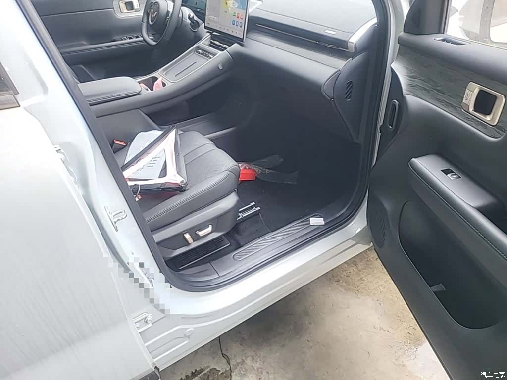 Wuling Starlight, 2026 11