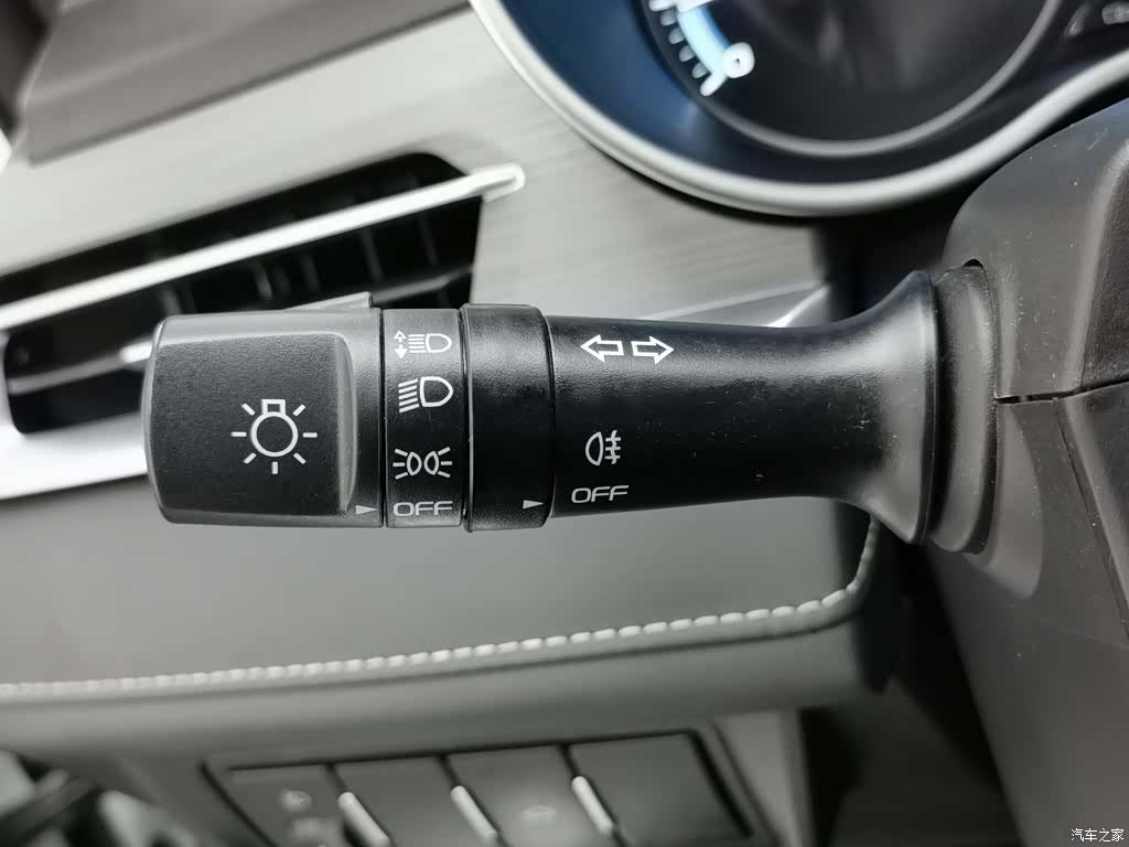 Geely Emgrand, 2022 21
