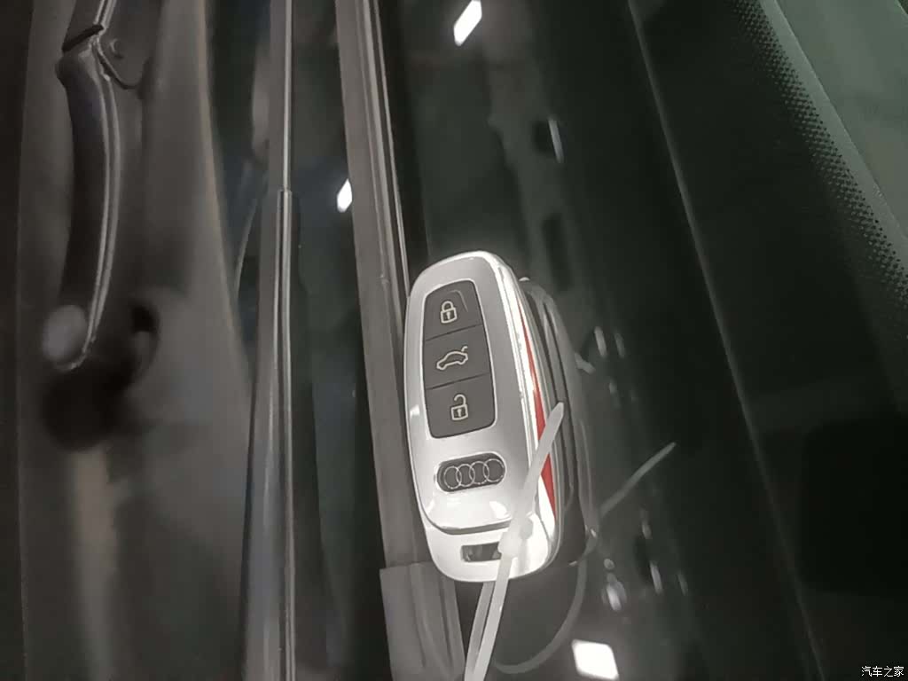 Audi Q5 e-tron, 2022 17