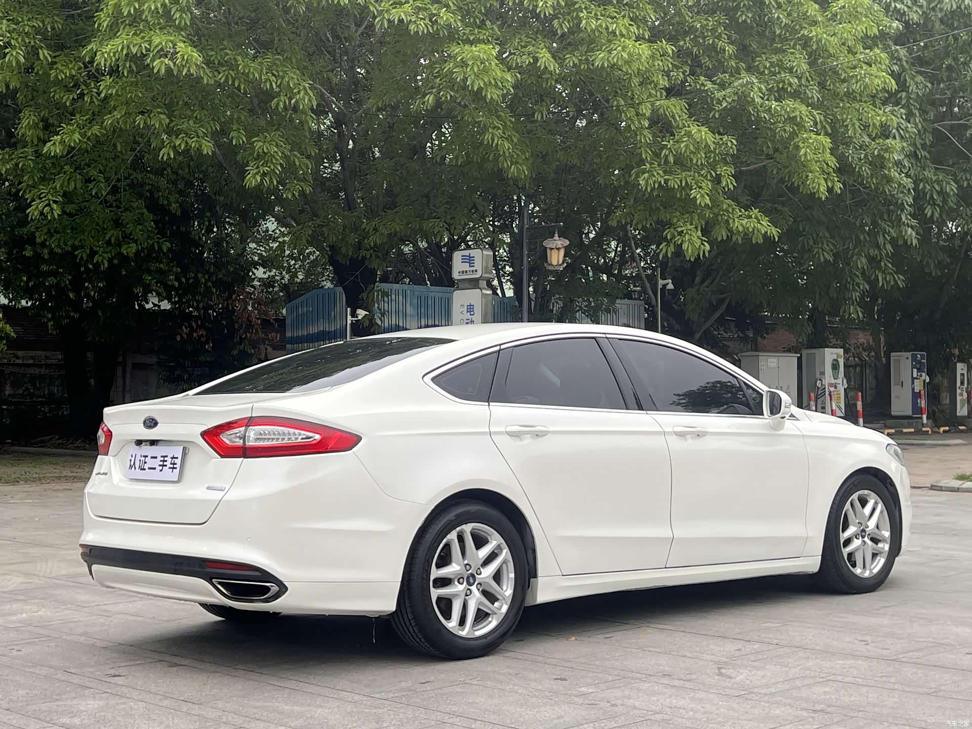 Ford Mondeo, 2014 11
