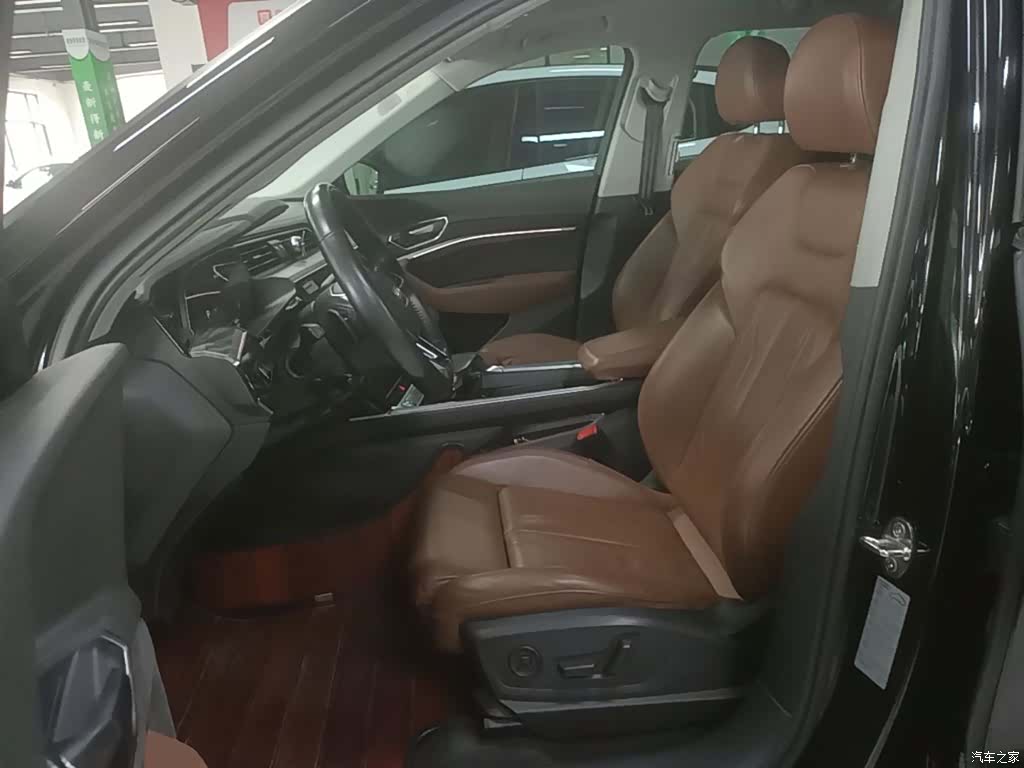Audi e-tron, 2020 11