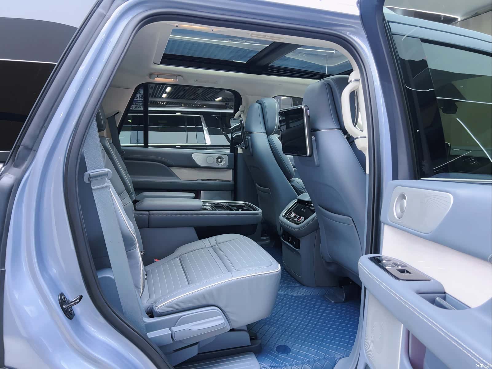 Lincoln Navigator, 2021 6