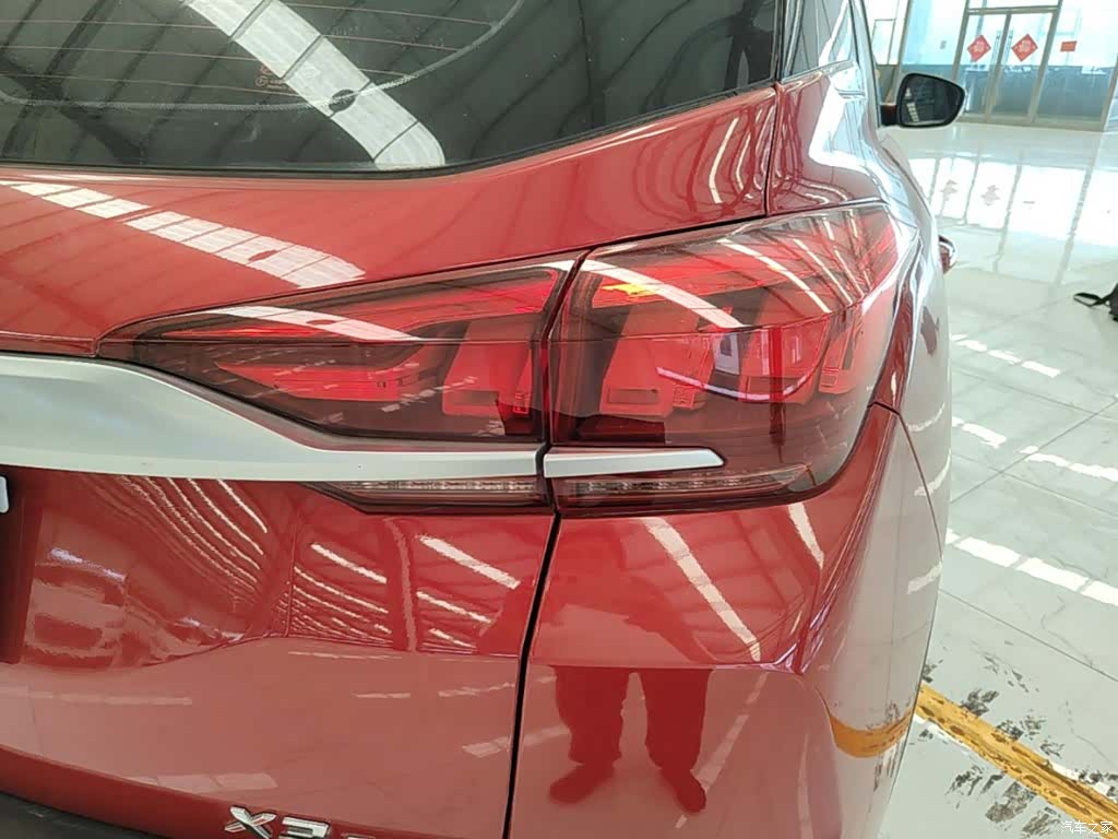 BAIC X3, 2020 8