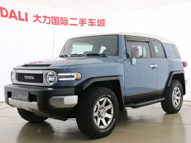 Toyota FJ Cruiser 2018 — купить из Китая под заказ