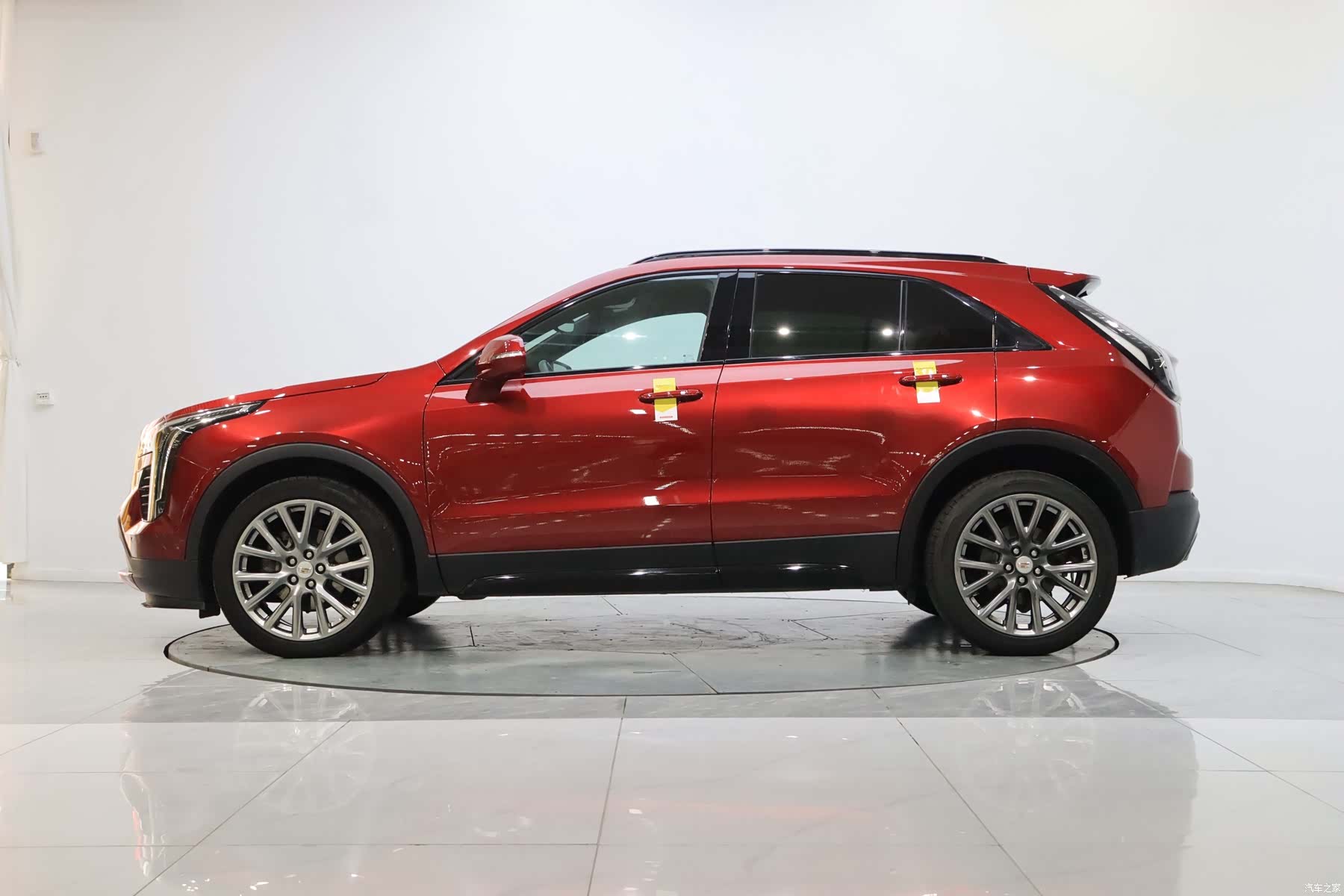 Cadillac XT4, 2022 все фото