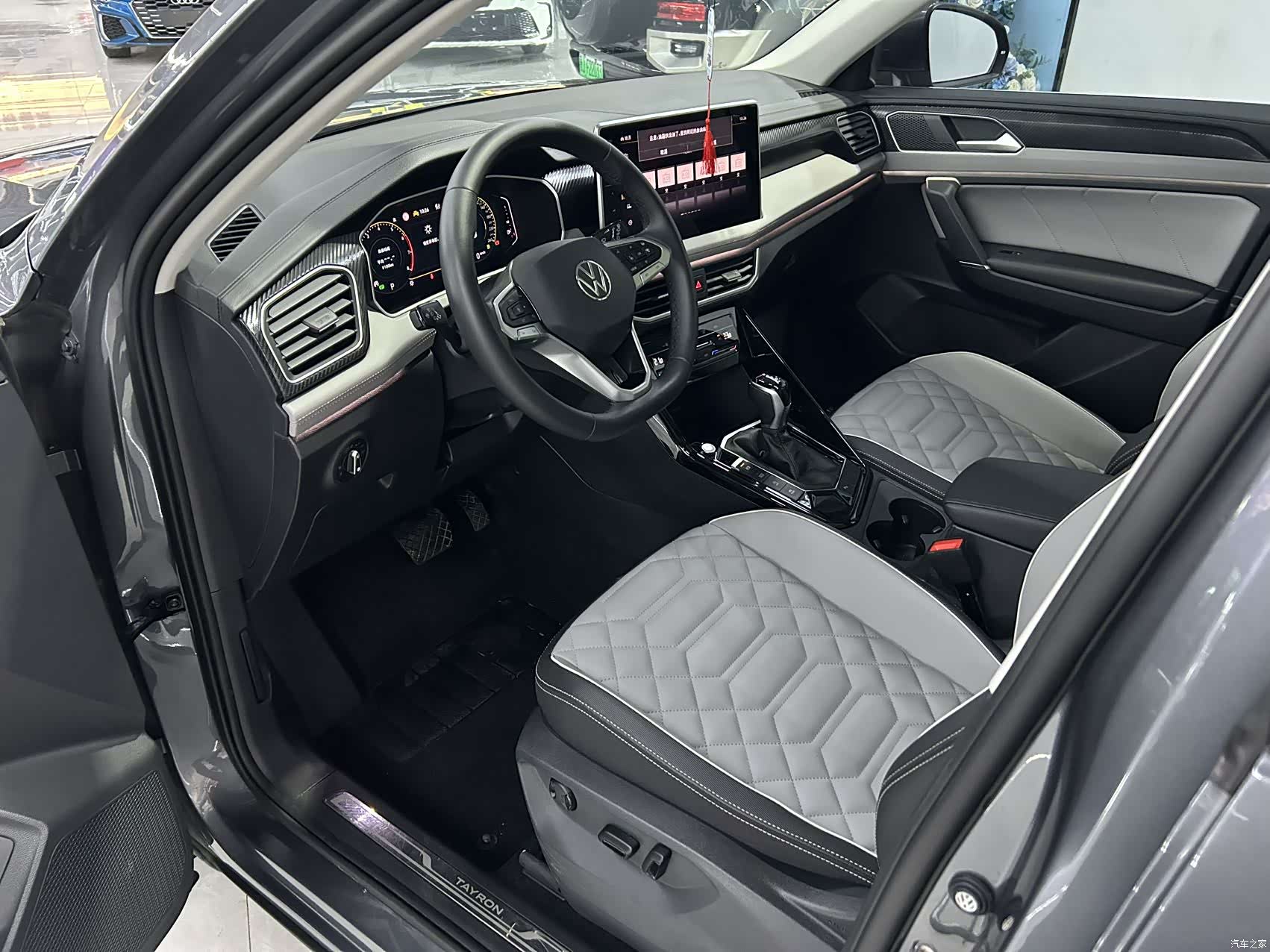 Volkswagen Tayron, 2023 все фото