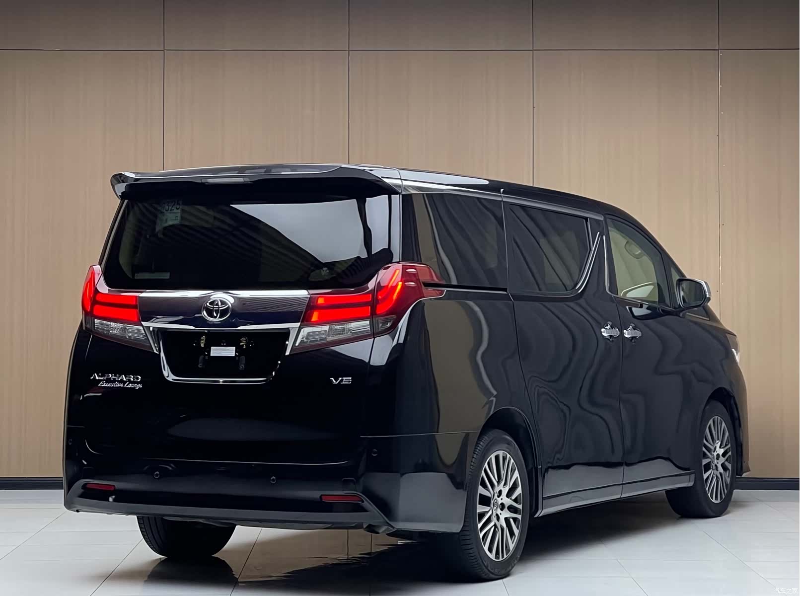 Toyota Alphard, 2018 3