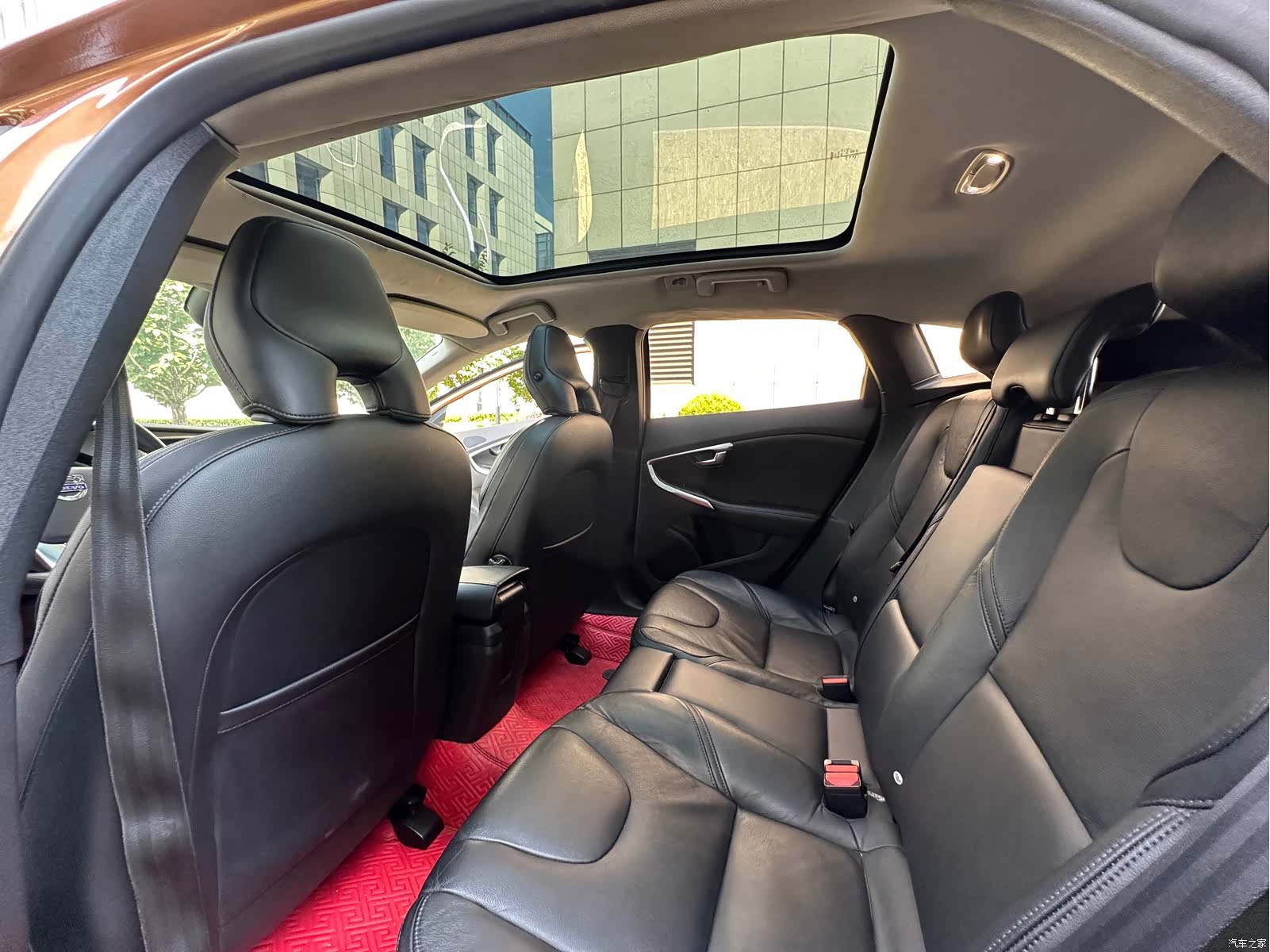 Volvo V40, 2014 15